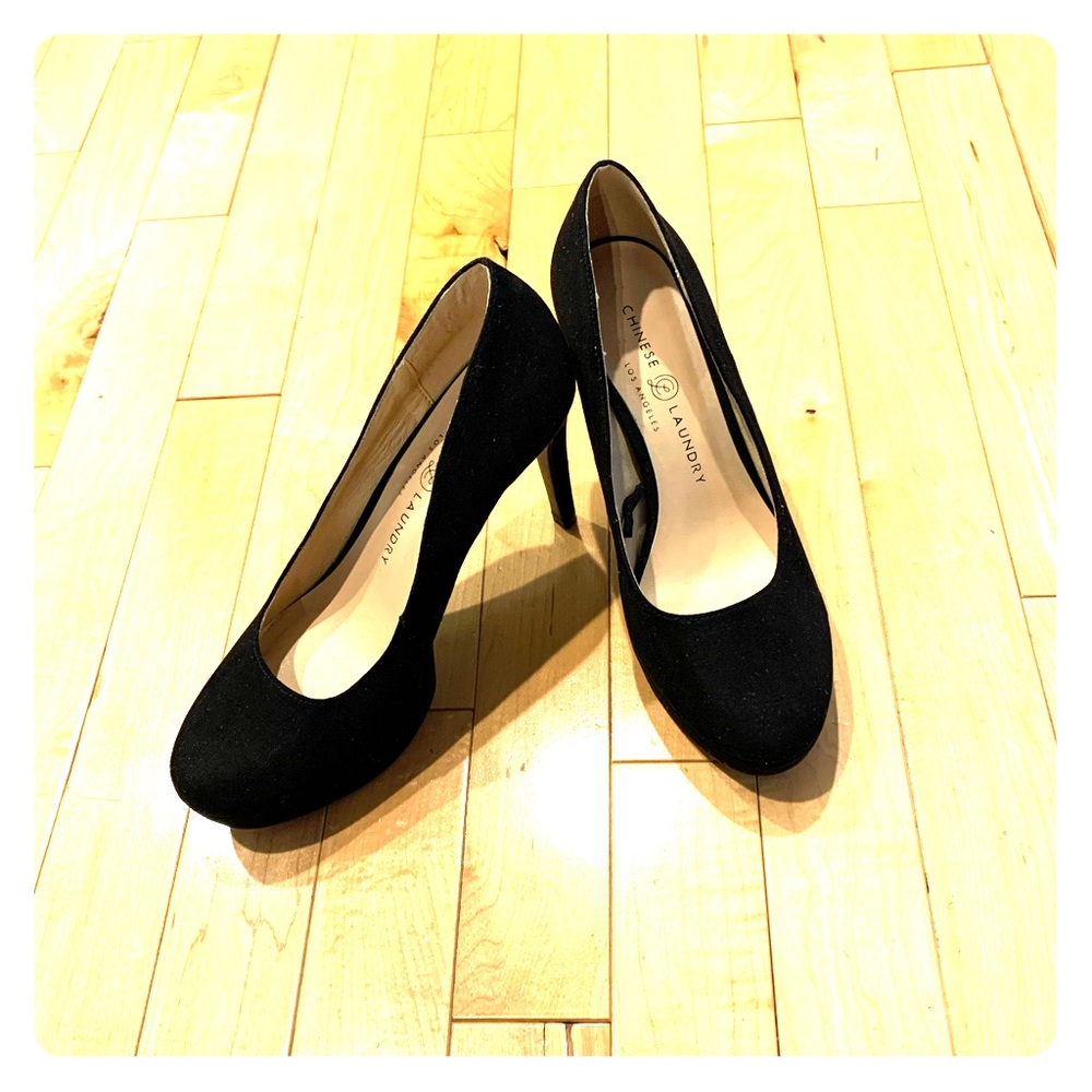 Chinese Laundry platform heel pumps size 5.5